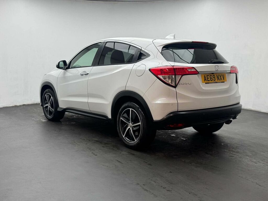 Honda Hr-V 1.5 Hr-v Se I-vtec Cvt AE69NXV White #6