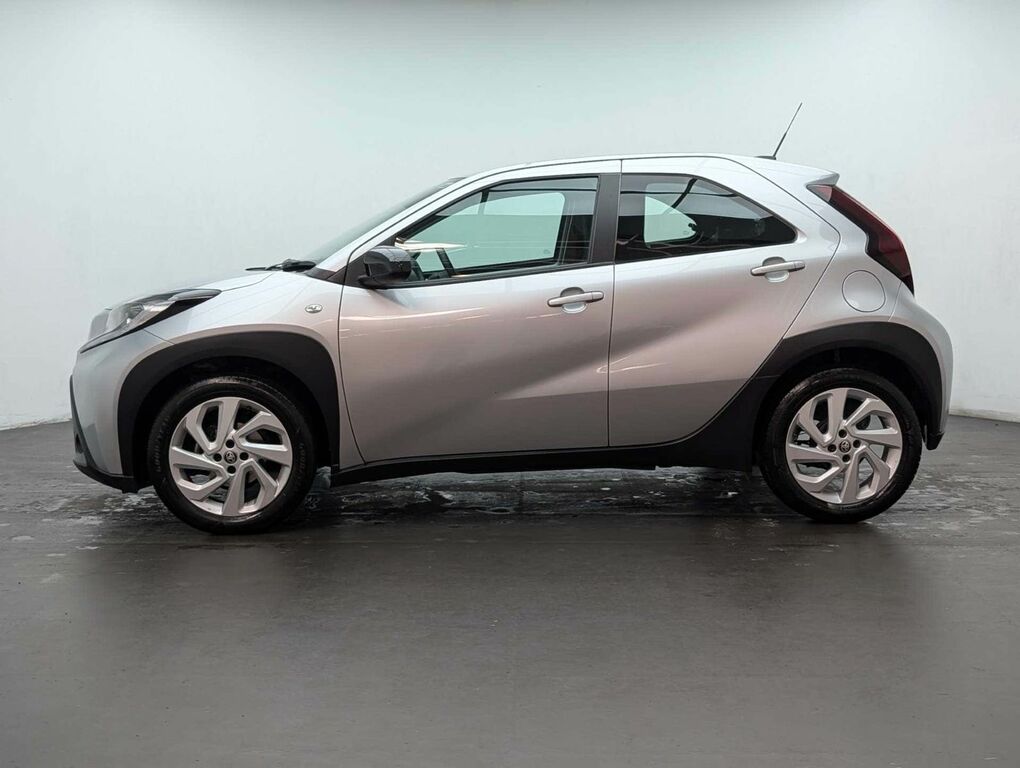 Toyota Aygo X 1.0 Aygo X Pure Vvt-i FG72HHT Silver #5