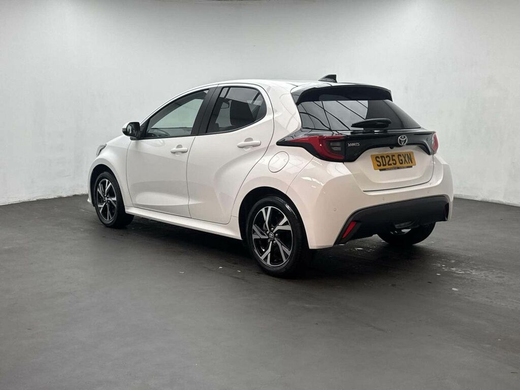 Toyota Yaris 1.5 Yaris Design Hev Cvt SD25GXN White #6