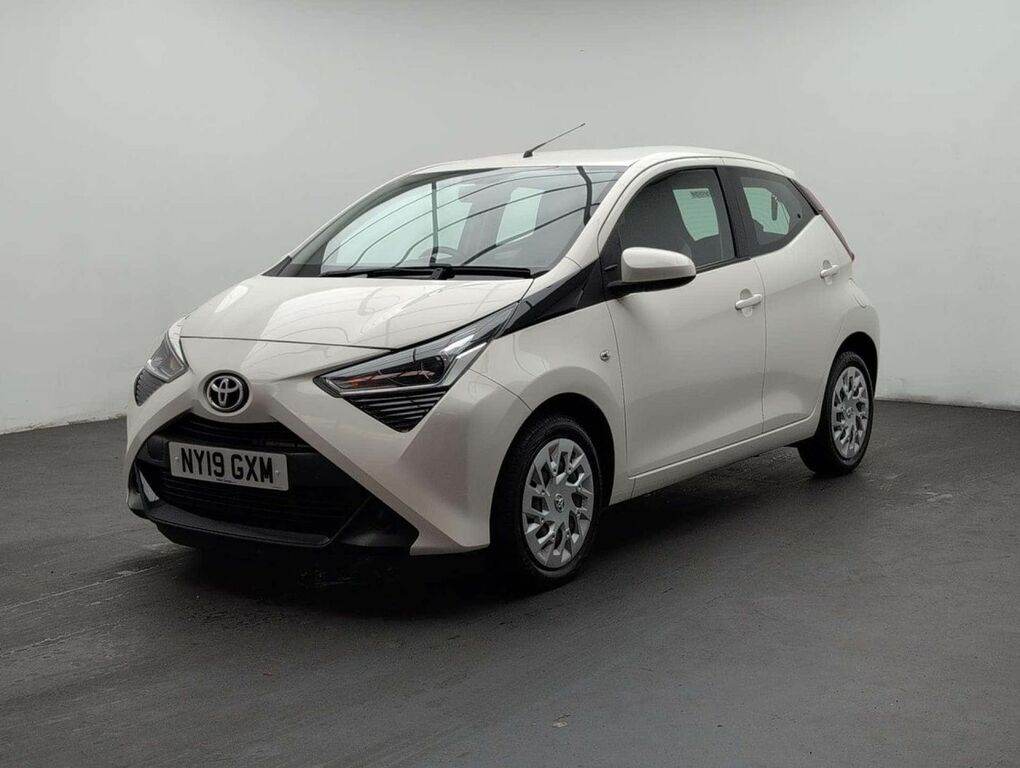 Toyota Aygo X 1.0 Aygo X-play Vvt-i White #4