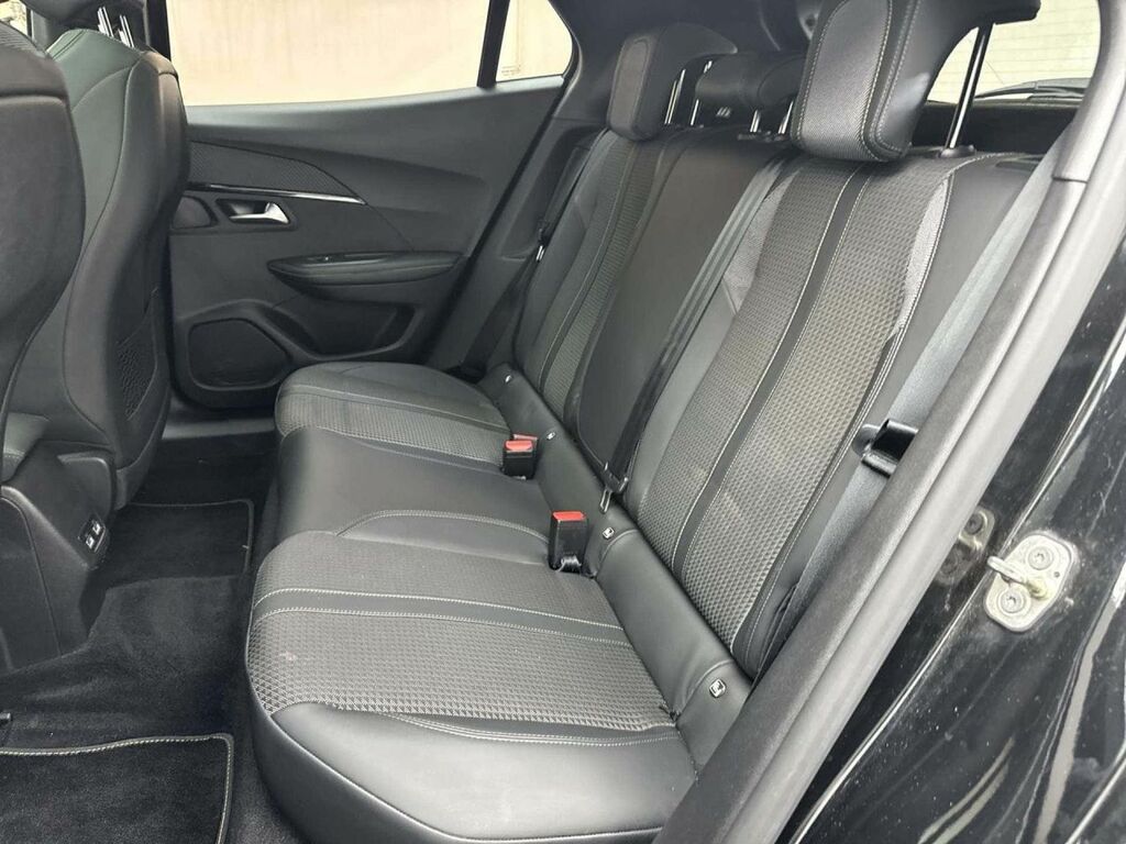 Peugeot e-2008 50Kwh Gt Line Blue #31