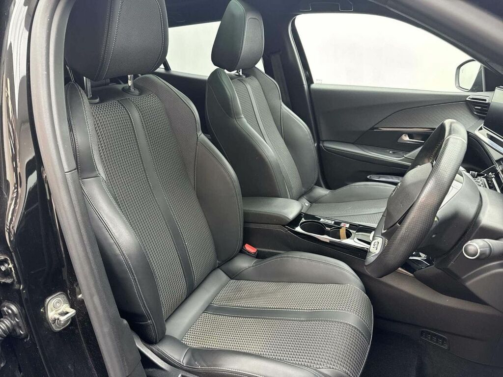 Peugeot e-2008 50Kwh Gt Line Blue #12