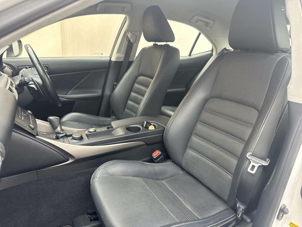 Lexus IS 300H F Sport Saloon White #32
