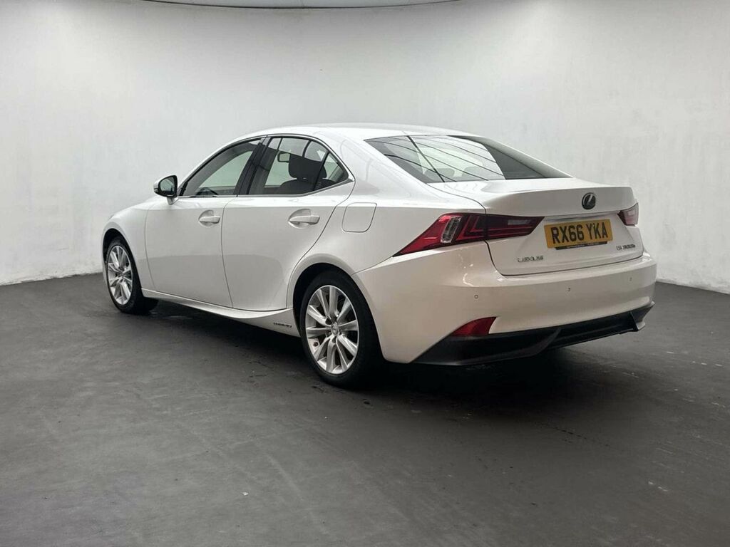 Lexus IS 2.5 Is 300H Executive Edition Cvt White #6