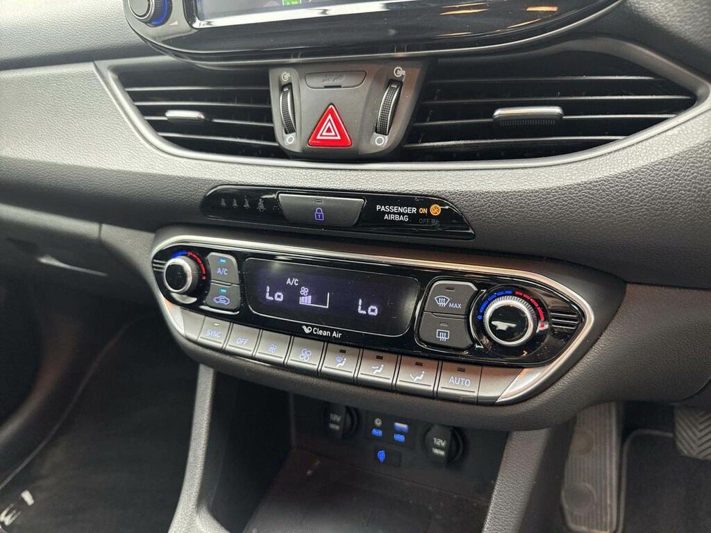 Hyundai I30 Se 1.6 Crdi 109 Bhp Grey #17