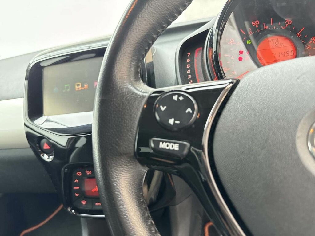 Toyota Aygo X X-play Red #16