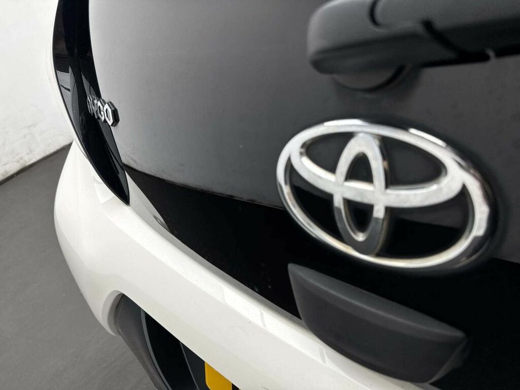 Toyota Aygo X X-play Red #26