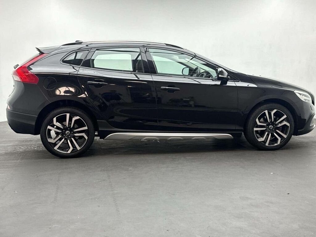 Volvo V40 Cross Country T3 Pro Red #9