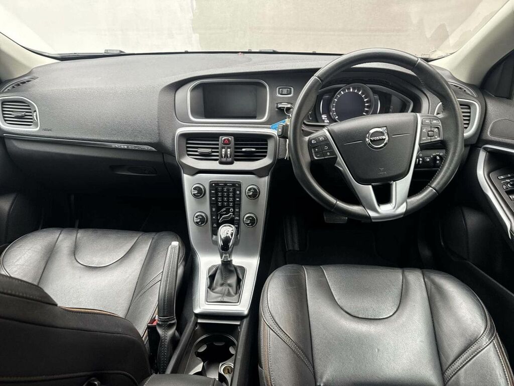 Volvo V40 Cross Country T3 Pro Red #23