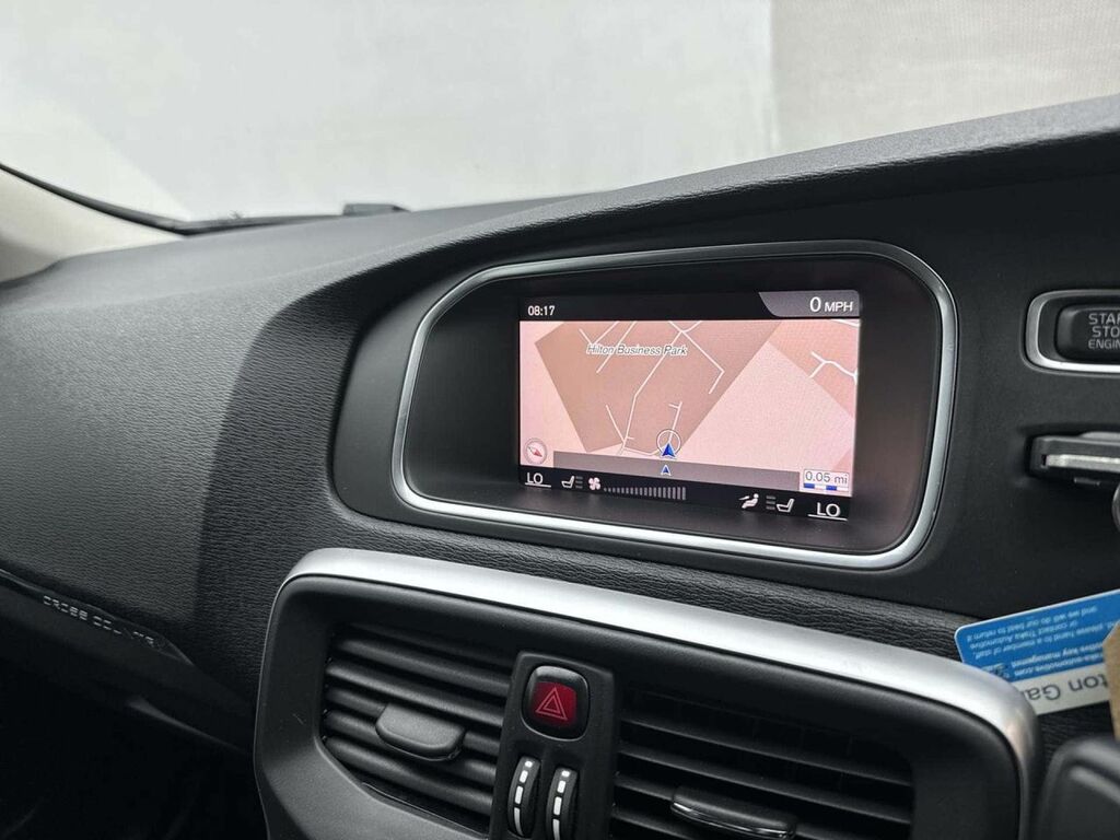 Volvo V40 Cross Country T3 Pro Red #19
