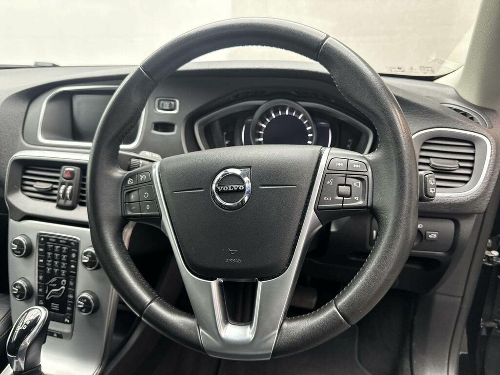 Volvo V40 Cross Country T3 Pro Red #15