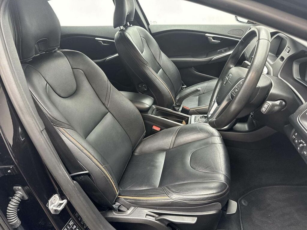 Volvo V40 Cross Country T3 Pro Red #12