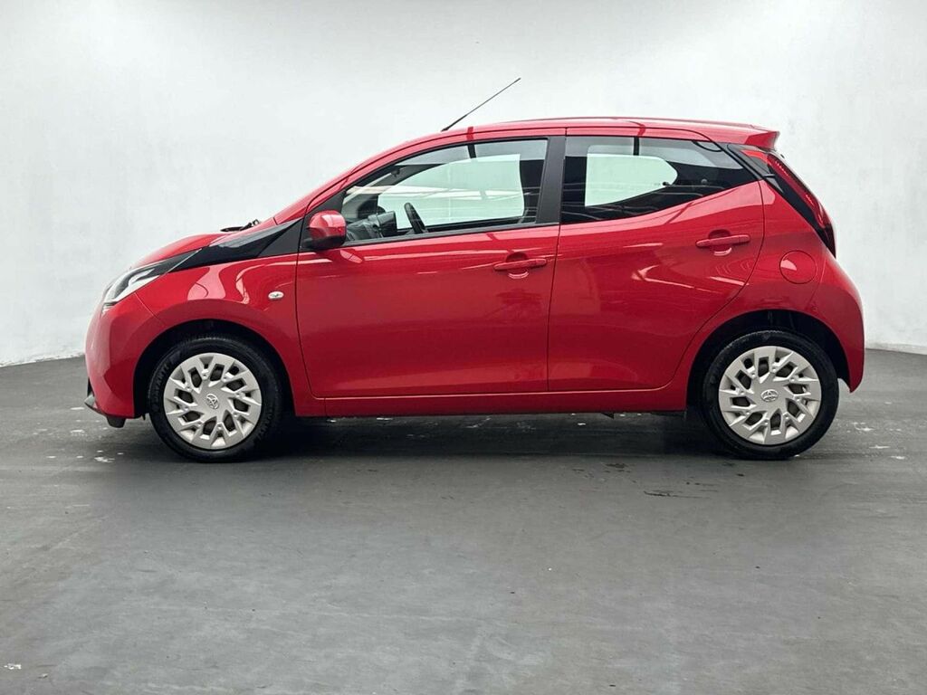 Toyota Aygo X 1.0 Aygo X-play Tss Vvt-i Cvt Red #5