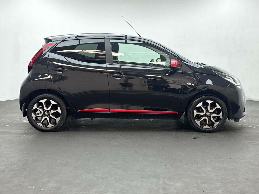 Toyota Aygo X X-trend Silver #9