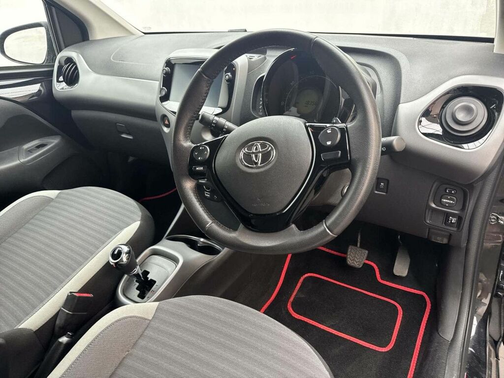 Toyota Aygo X X-trend Silver #11