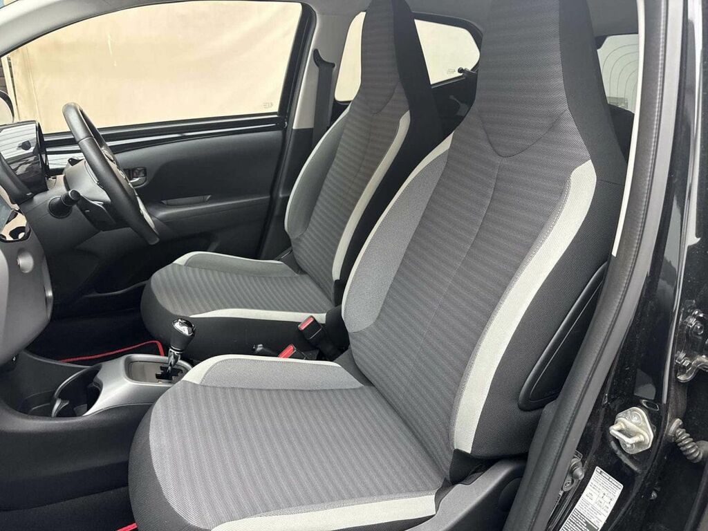 Toyota Aygo X X-trend Silver #31