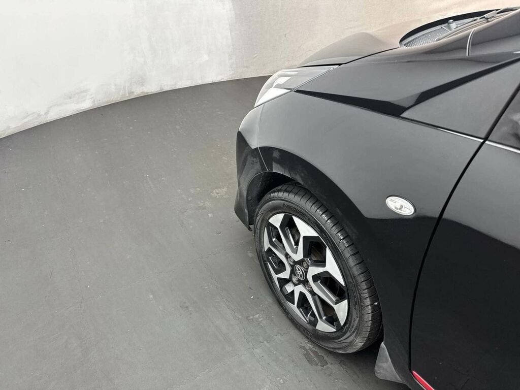 Toyota Aygo X X-trend Silver #33