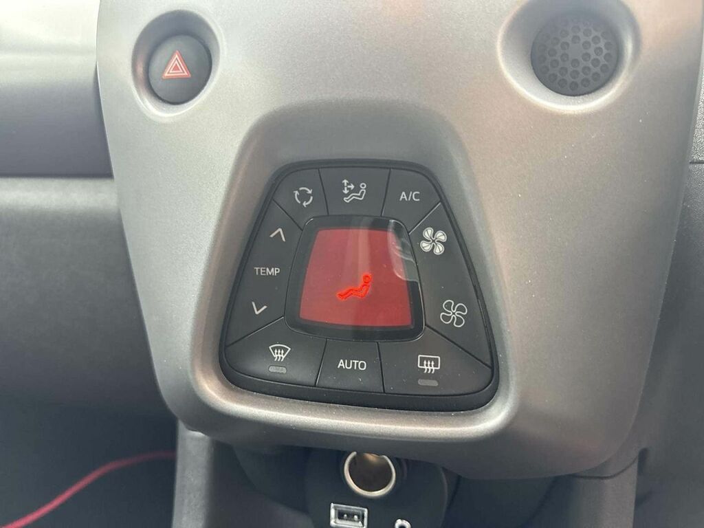 Toyota Aygo X X-trend Silver #16