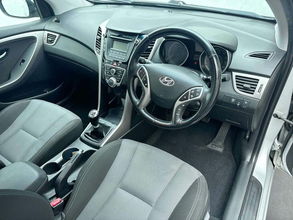 Hyundai I30 1.6 Crdi Blue Drive Se Black #11