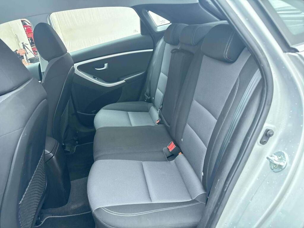 Hyundai I30 1.6 Crdi Blue Drive Se Black #28