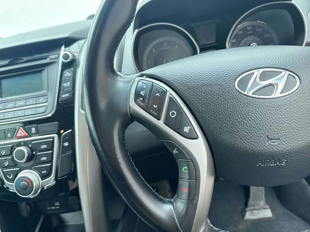 Hyundai I30 1.6 Crdi Blue Drive Se Black #16