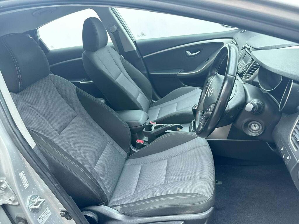 Hyundai I30 1.6 Crdi Blue Drive Se Black #12