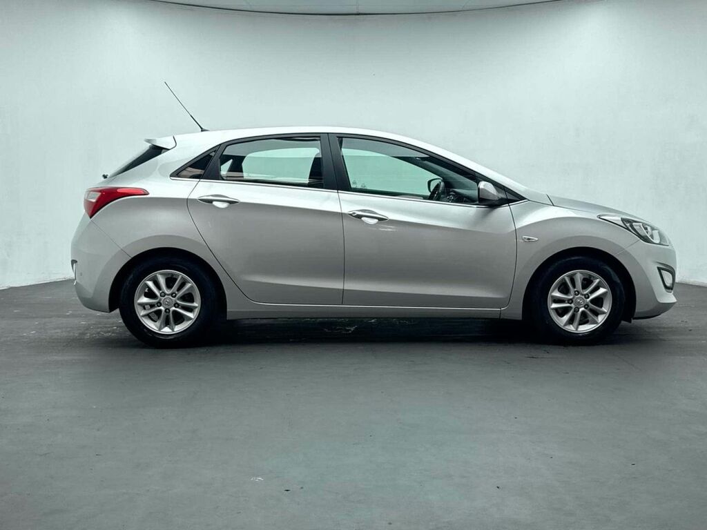 Hyundai I30 1.6 Crdi Blue Drive Se Black #9