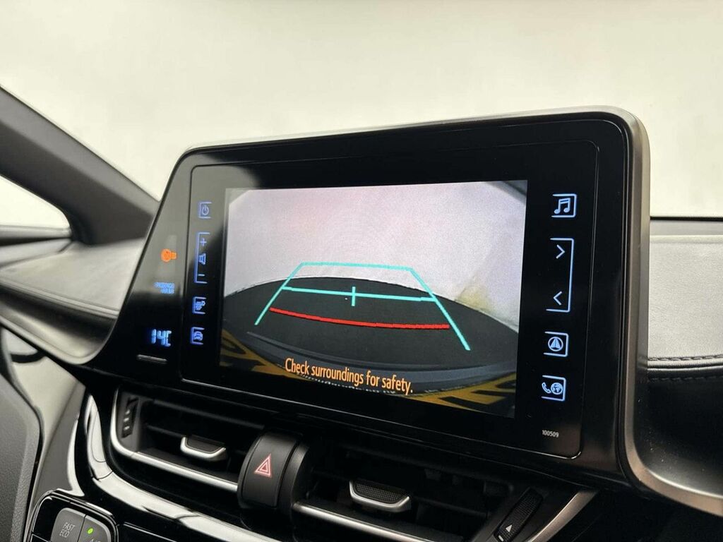 Toyota C-Hr C-hr Excel Hev Cvt White #14