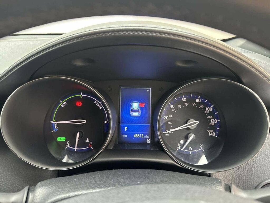Toyota C-Hr C-hr Excel Hev Cvt White #17