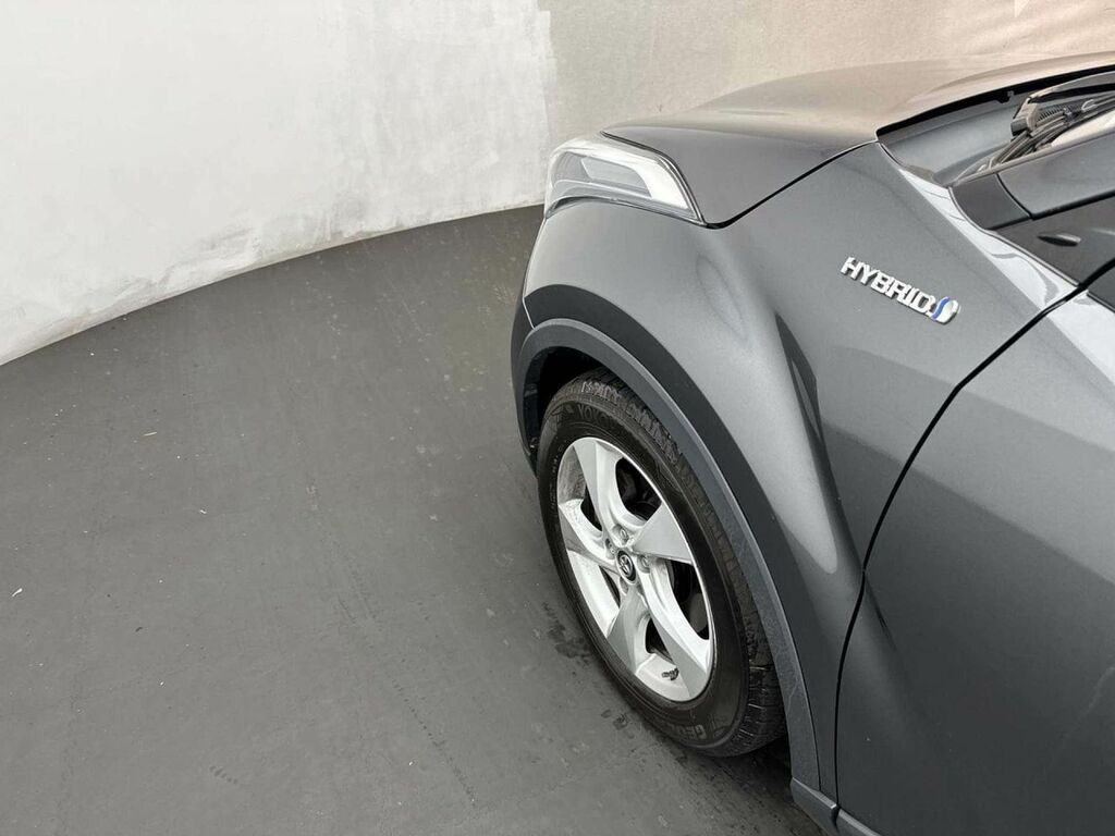 Toyota C-Hr C-hr Excel Hev Cvt White #32