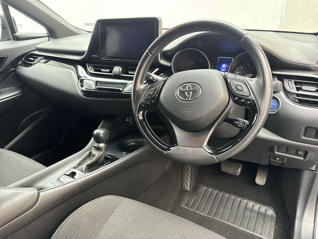 Toyota C-Hr C-hr Excel Hev Cvt White #11