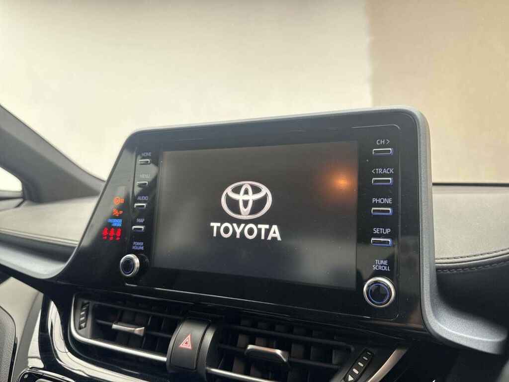 Toyota C-Hr 1.8 Icon 121 Bhp White #13