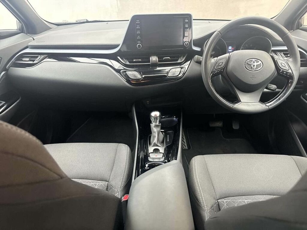 Toyota C-Hr 1.8 Icon 121 Bhp White #26