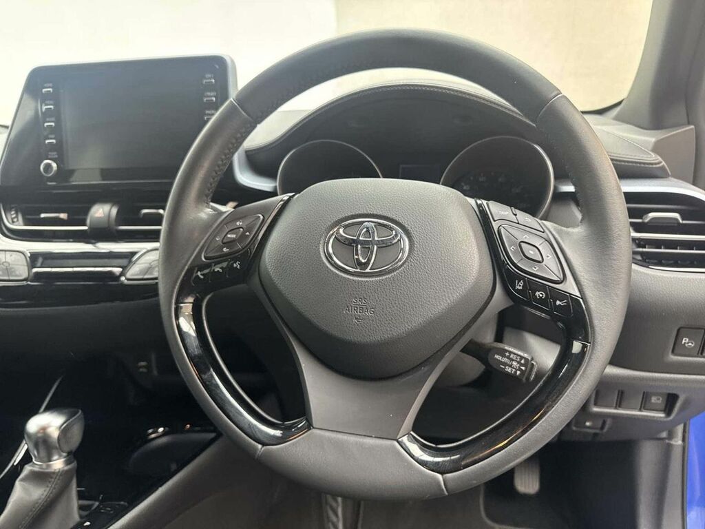 Toyota C-Hr 1.8 Icon 121 Bhp White #25