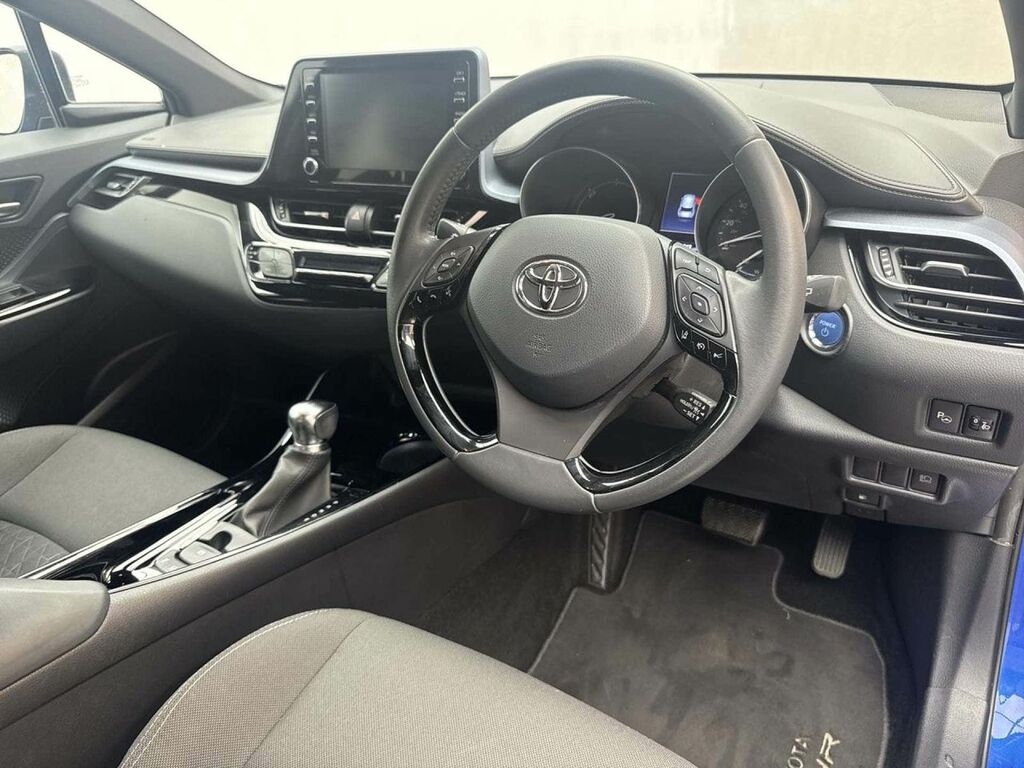 Toyota C-Hr 1.8 Icon 121 Bhp White #11