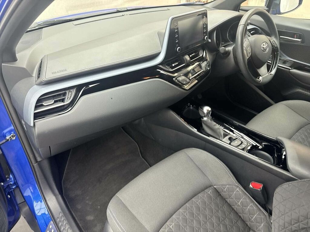 Toyota C-Hr 1.8 Icon 121 Bhp White #34