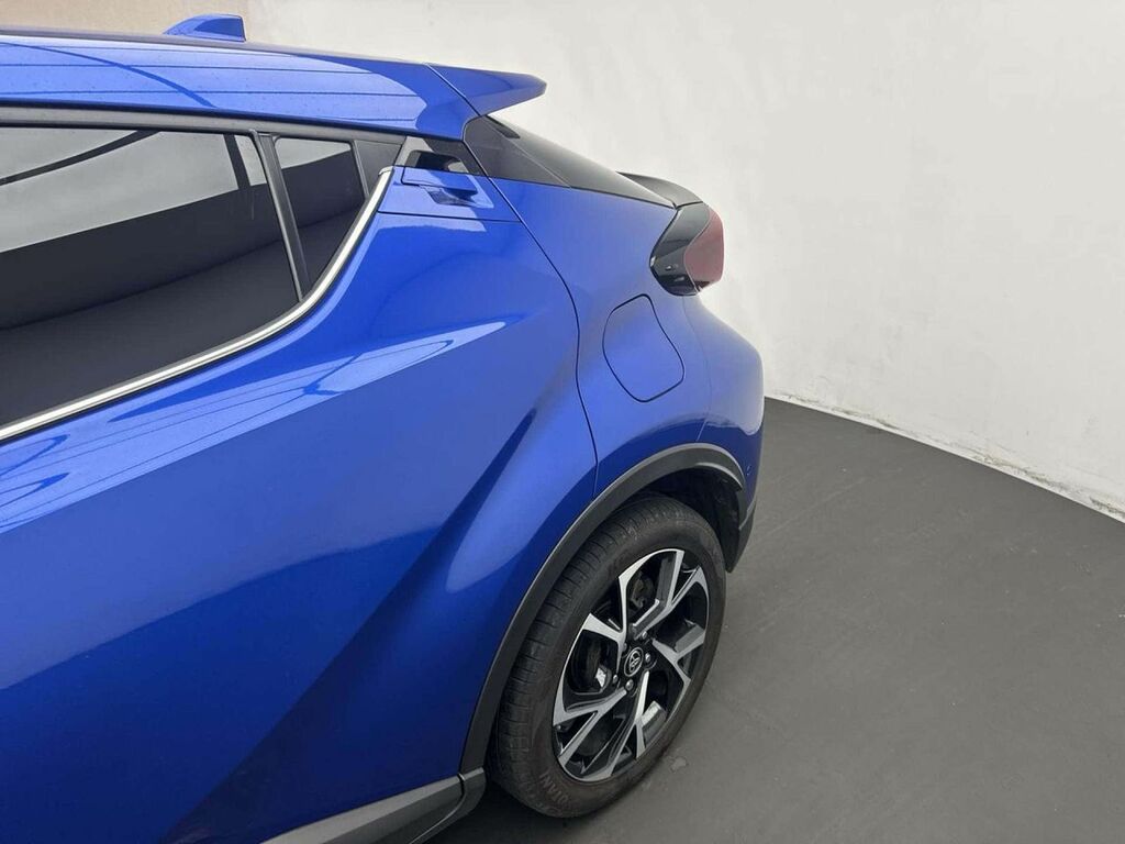 Toyota C-Hr 1.8 Icon 121 Bhp White #31