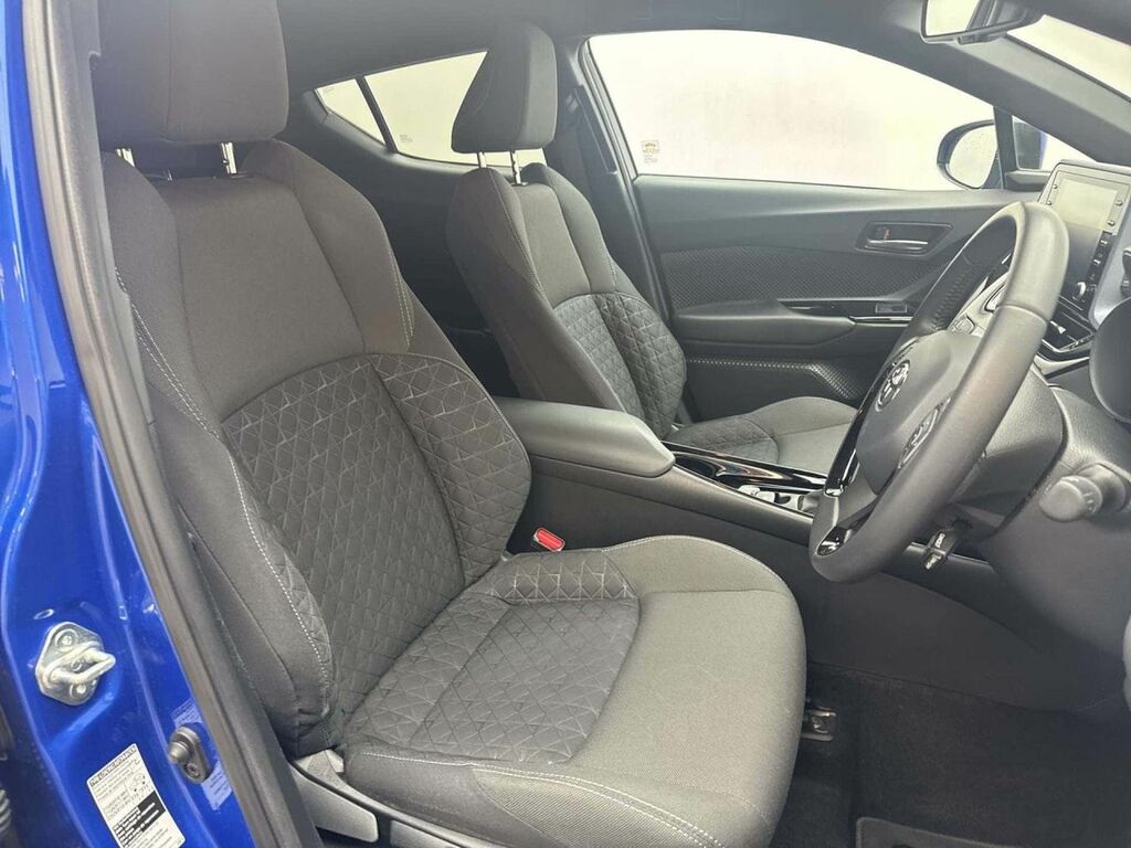 Toyota C-Hr 1.8 Icon 121 Bhp White #12