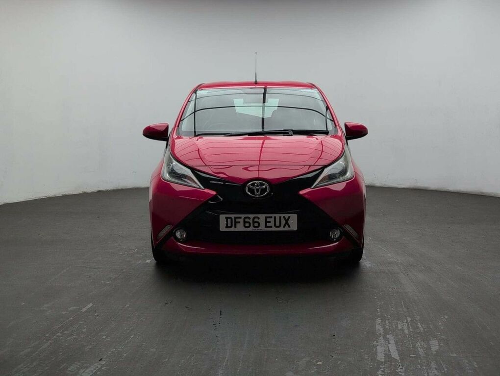 Toyota Aygo X 1.0 Aygo X-pression Vvt-i Cvt Red #3