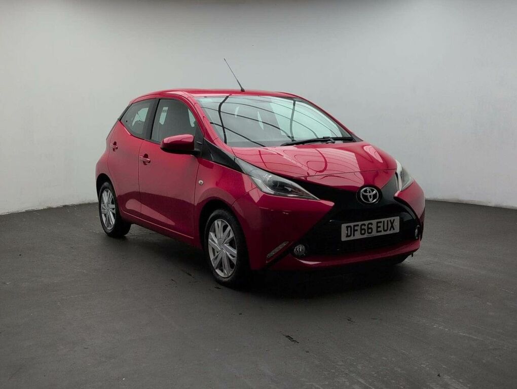 Toyota Aygo X 1.0 Aygo X-pression Vvt-i Cvt Red #2