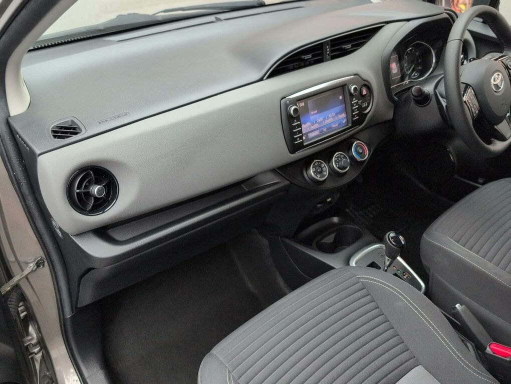 Toyota Yaris 1.5 Vvt-i Icon Tech Blue #29