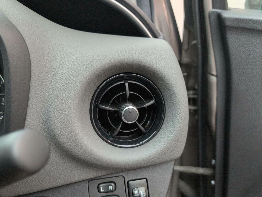 Toyota Yaris 1.5 Vvt-i Icon Tech Blue #19