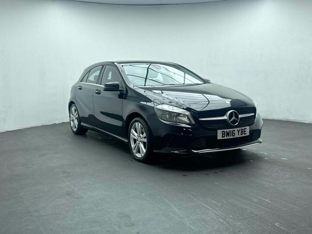 Mercedes-Benz A Class 1.5 A 180 D Sport Black #2