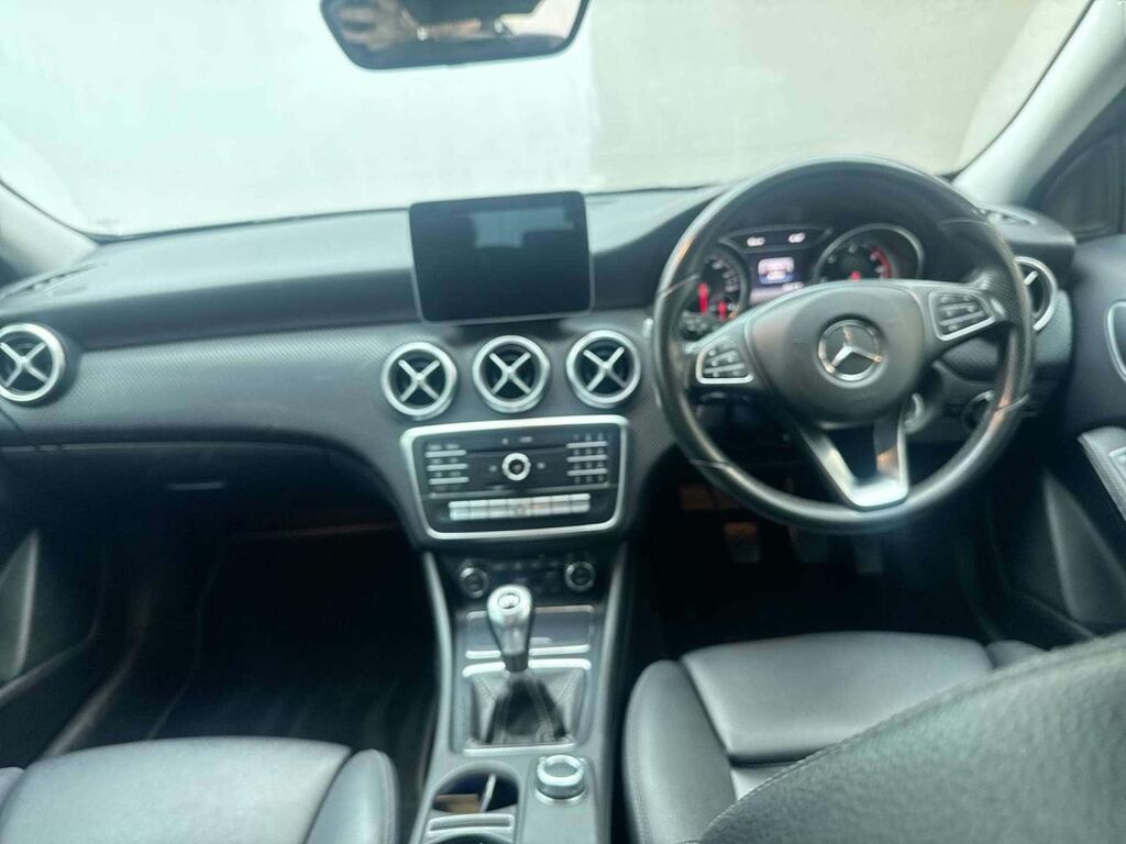 Mercedes-Benz A Class 2.1 A200d Amg Line Premium 7G-dct Euro 6 Ss White #25