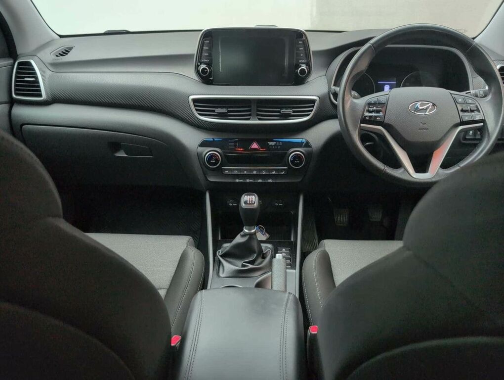 Hyundai Tucson 1.6 Gdi Premium 2Wd Black #25