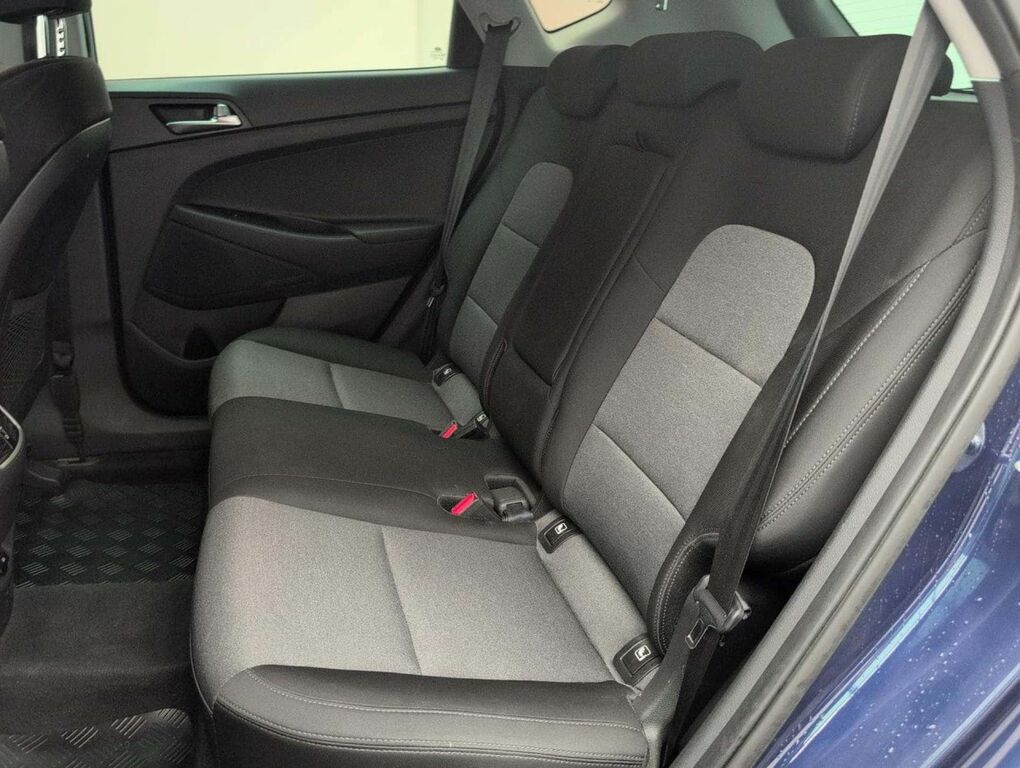 Hyundai Tucson 1.6 Gdi Premium 2Wd Black #30
