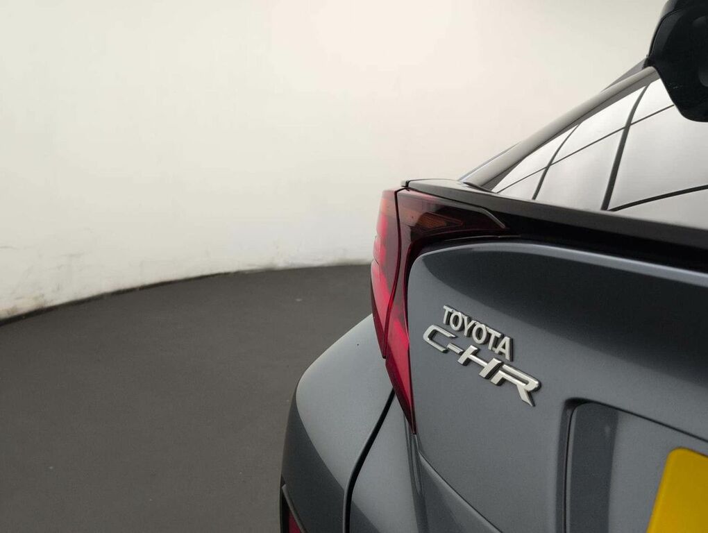 Toyota C-Hr 1.8 Hybrid Dynamic Cvt Silver #29