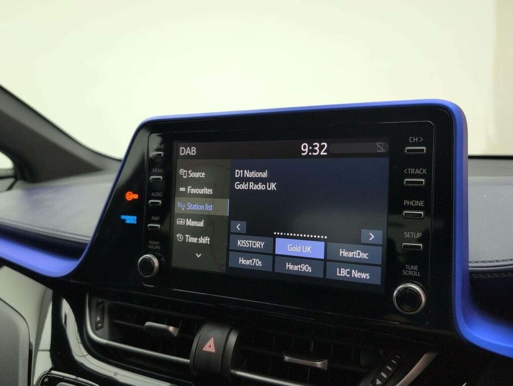 Toyota C-Hr 1.8 Hybrid Dynamic Cvt Silver #16