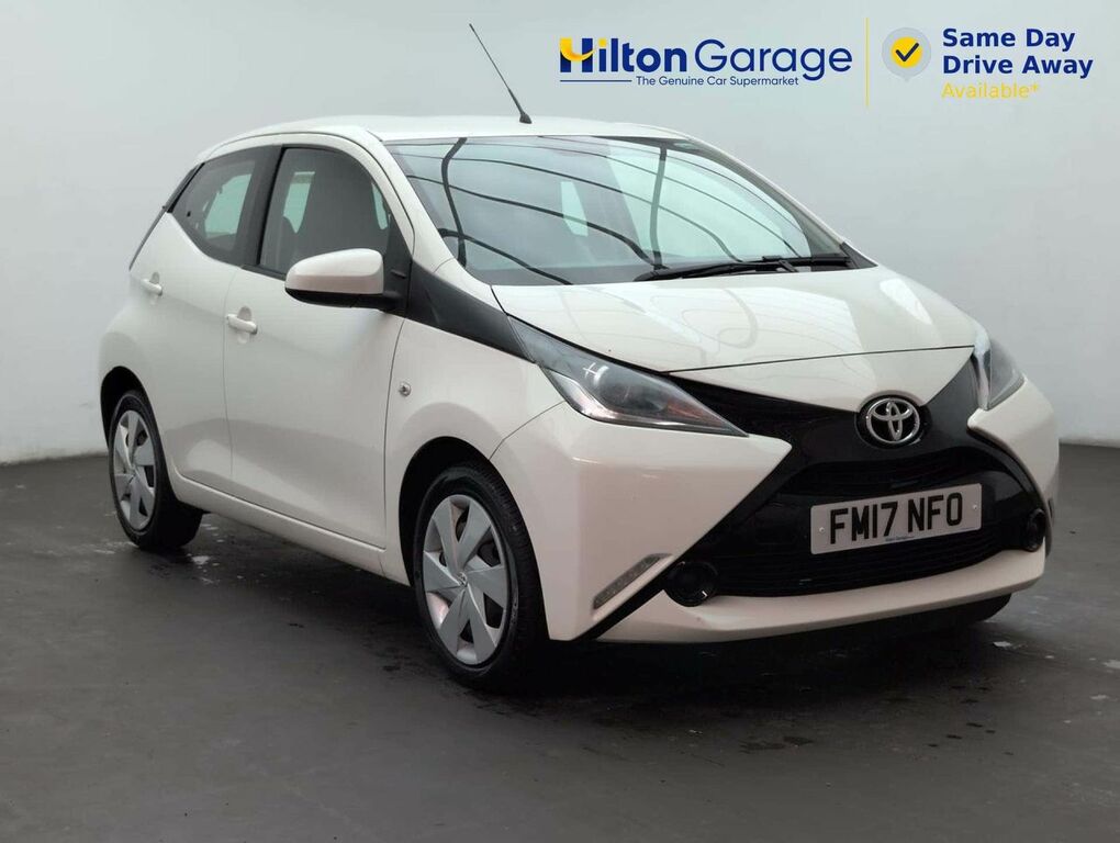 Toyota Aygo X 1.0 Aygo X-press Vvt-i White #1
