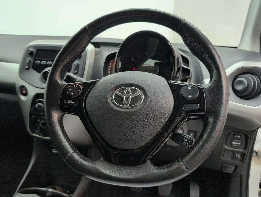 Toyota Aygo X 1.0 Aygo X-press Vvt-i White #21
